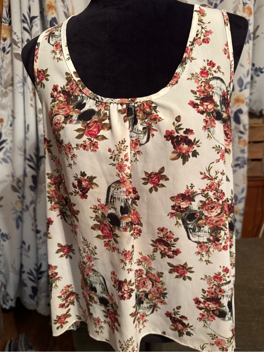 TeenBell Ivory Tank Top with Pink Rose & Black Skull Print